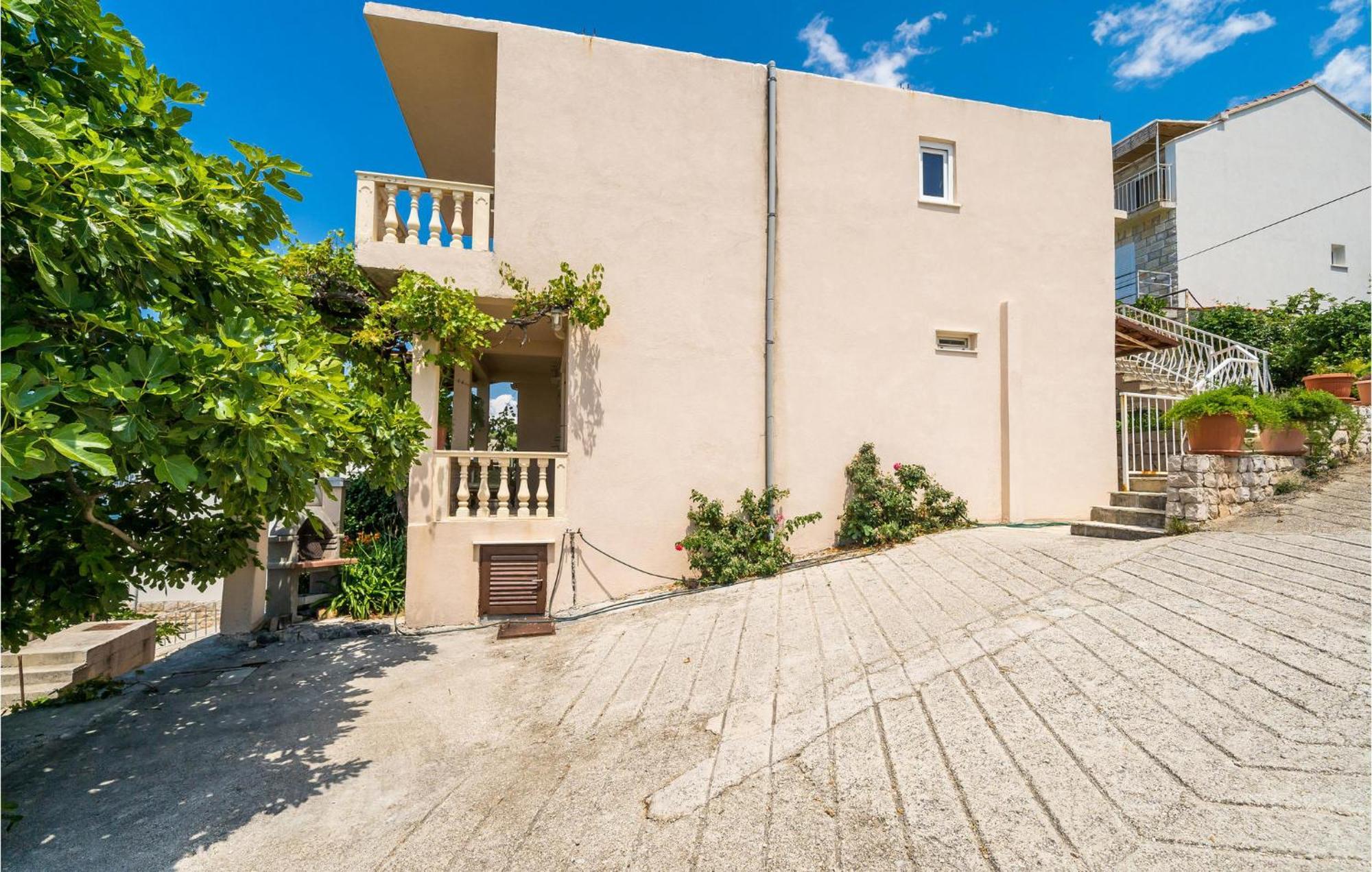 Stunning Apartment In Gruda With House Sea View Molunat Buitenkant foto